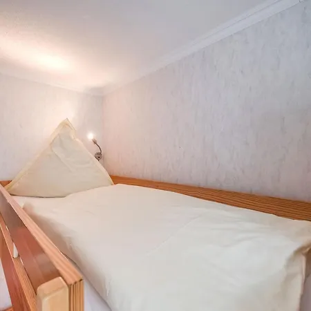 Modern In Schwalefeld With Garden Apartment