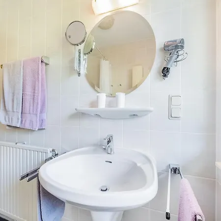 Modern Apartment In Schwalefeld With Garden Apartment *