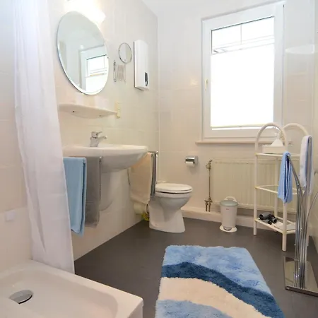 Modern In Schwalefeld With Garden