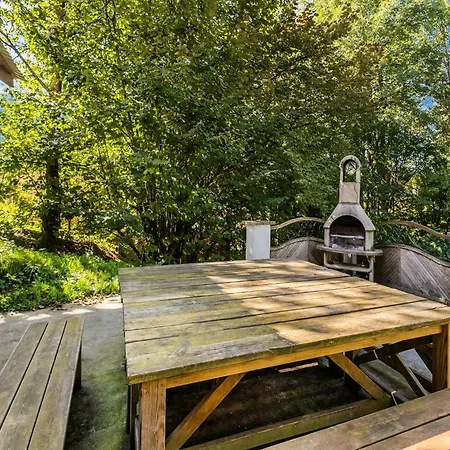 Modern In Schwalefeld With Garden