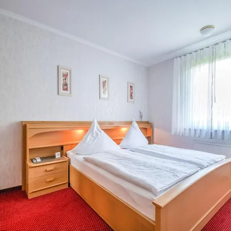 Modern In Schwalefeld With Garden 아파트