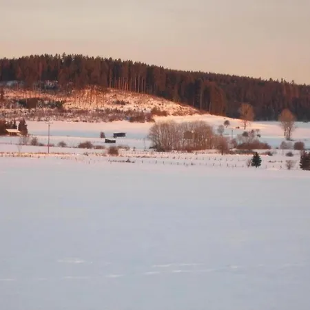 Modern In Schwalefeld With Garden דירה *