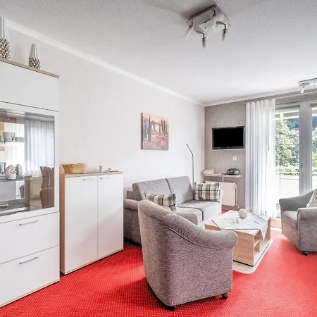 Modern In Schwalefeld With Garden 아파트 *