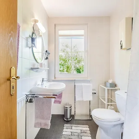 דירה Modern In Schwalefeld With Garden *