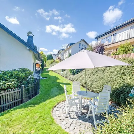 Modern In Schwalefeld With Garden 빌링겐