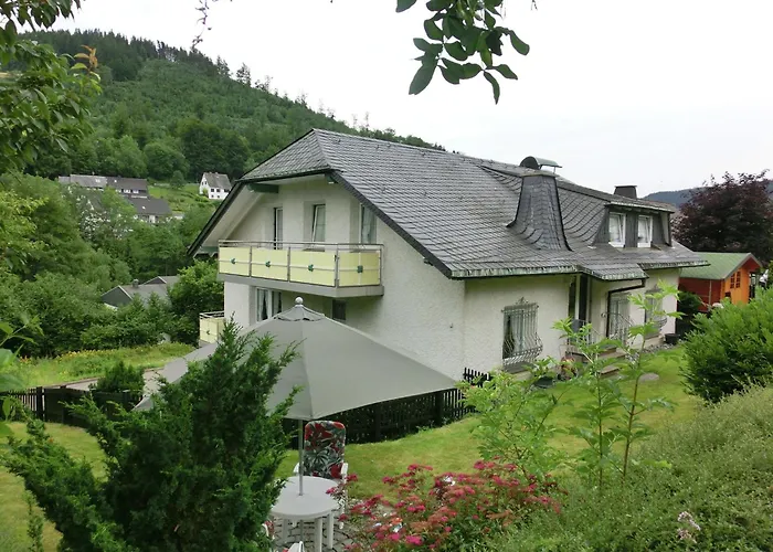 Modern In Schwalefeld With Garden Apartamento